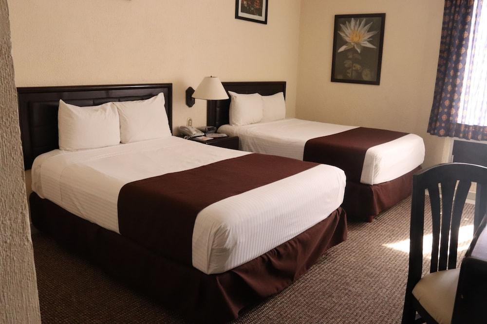 Hotel Santa Irene Guadalajara Eksteriør billede