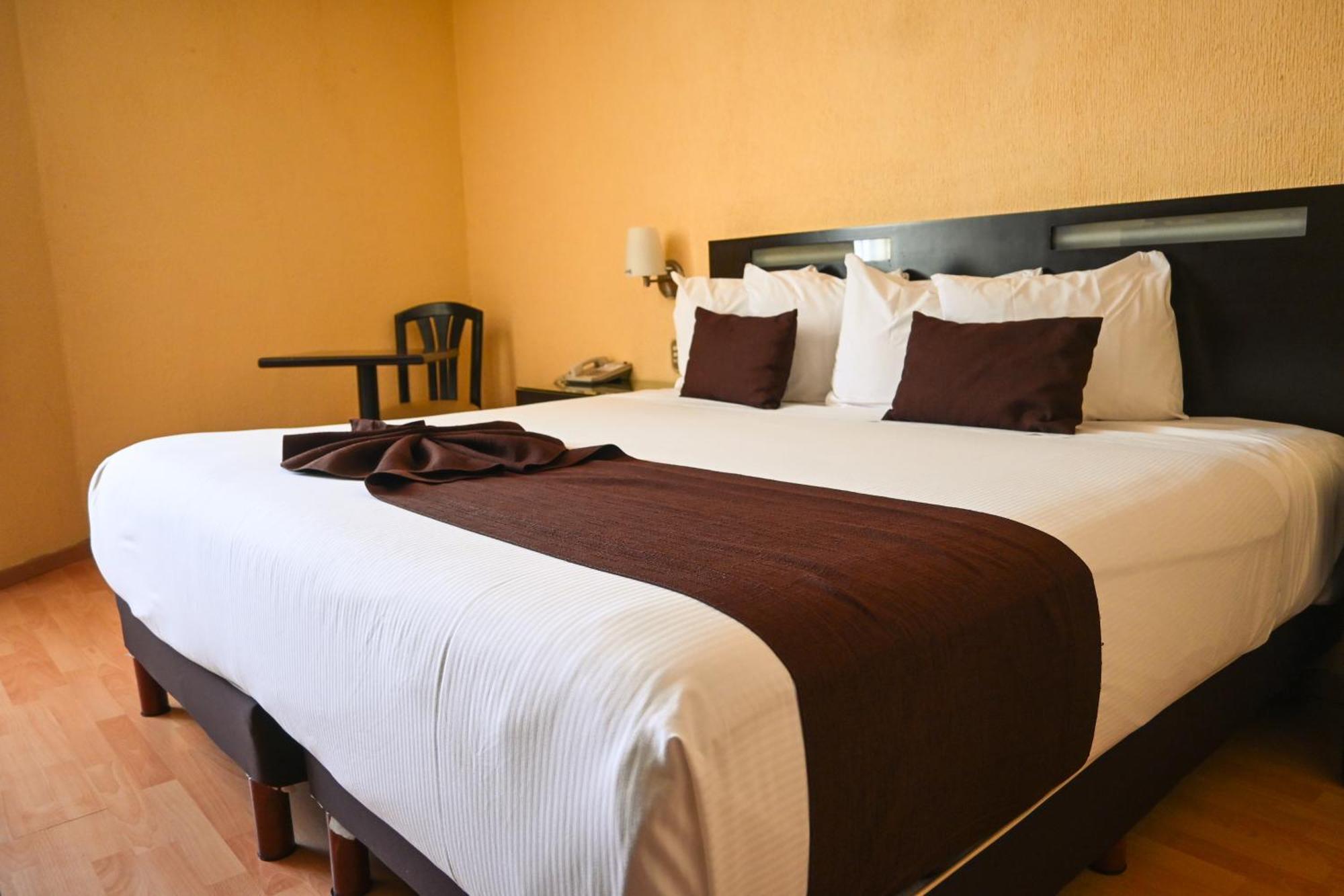 Hotel Santa Irene Guadalajara Eksteriør billede