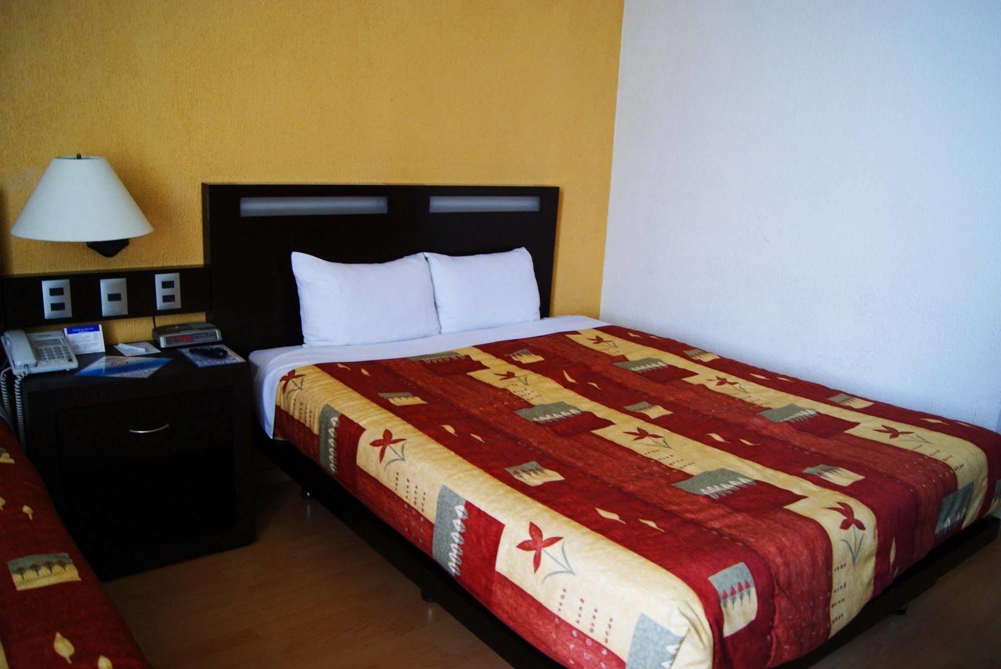 Hotel Santa Irene Guadalajara Eksteriør billede